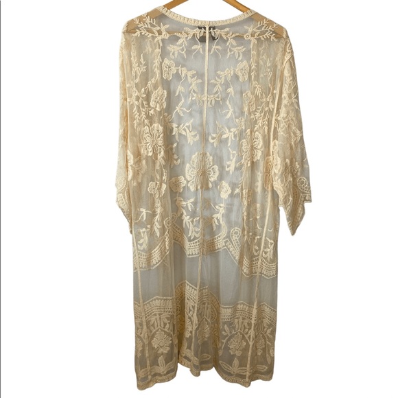 ✨Windsor Floral Cream Semi-Sheer Kimono Small✨ - Picture 2 of 3